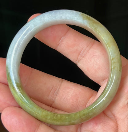Natural Certified Burmese Jadeite Jade Bangle – Icy Apple Green and Honey Hues with Greyish Milky White Tones – 58.6mm – JB521