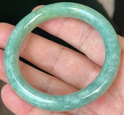 Natural Certified Burmese Jadeite Jade Bangle – Icy Apple Green with Milky White – Princess Cut – 55.4mm – JB524