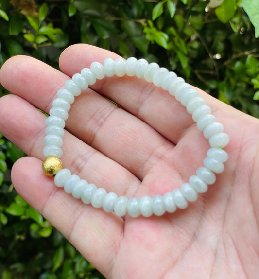 Natural Burmese Jadeite Jade Beaded Bracelet – Icy Apple Green with Gold Accent – 7.5mm – JBB169