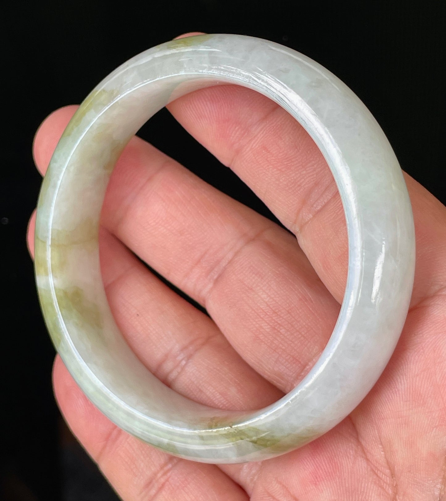 Natural Certified Burmese Jadeite Jade Bangle – Icy Cloudy Grayish Milky White with Apple Green Hues – 58.4mm – JB851