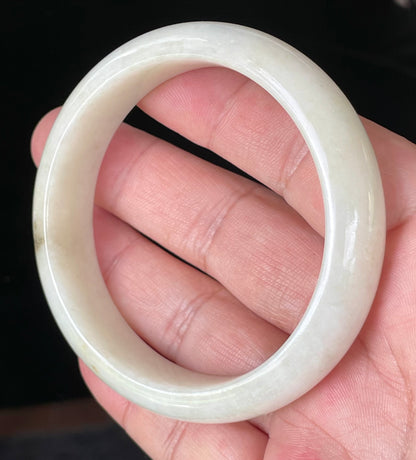 Natural Certified Burmese Jadeite Jade Bangle – Icy Milky White with Light Yellow & Honey Hues – 59mm – JB928