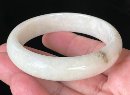 Natural Certified Burmese Jadeite Jade Bangle – Icy Milky White with Light Yellow & Honey Hues – 59mm – JB928