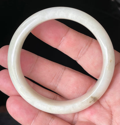 Natural Certified Burmese Jadeite Jade Bangle – Icy Milky White with Light Yellow & Honey Hues – 59mm – JB928