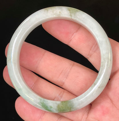 Natural Certified Burmese Jadeite Jade Bangle – Icy Apple & Moss Green with Light Greyish Milky White Hues – 57.5mm – JB025