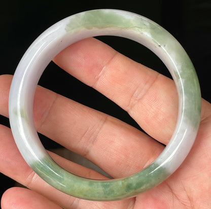 Natural Certified Burmese Jadeite Jade Bangle – Icy Greyish Milky White with Apple Imperial Green hues – 58.5mm – JB085