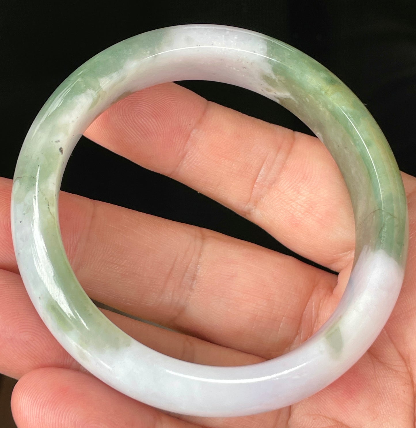 Natural Certified Burmese Jadeite Jade Bangle – Icy Greyish Milky White with Apple Imperial Green hues – 58.5mm – JB085