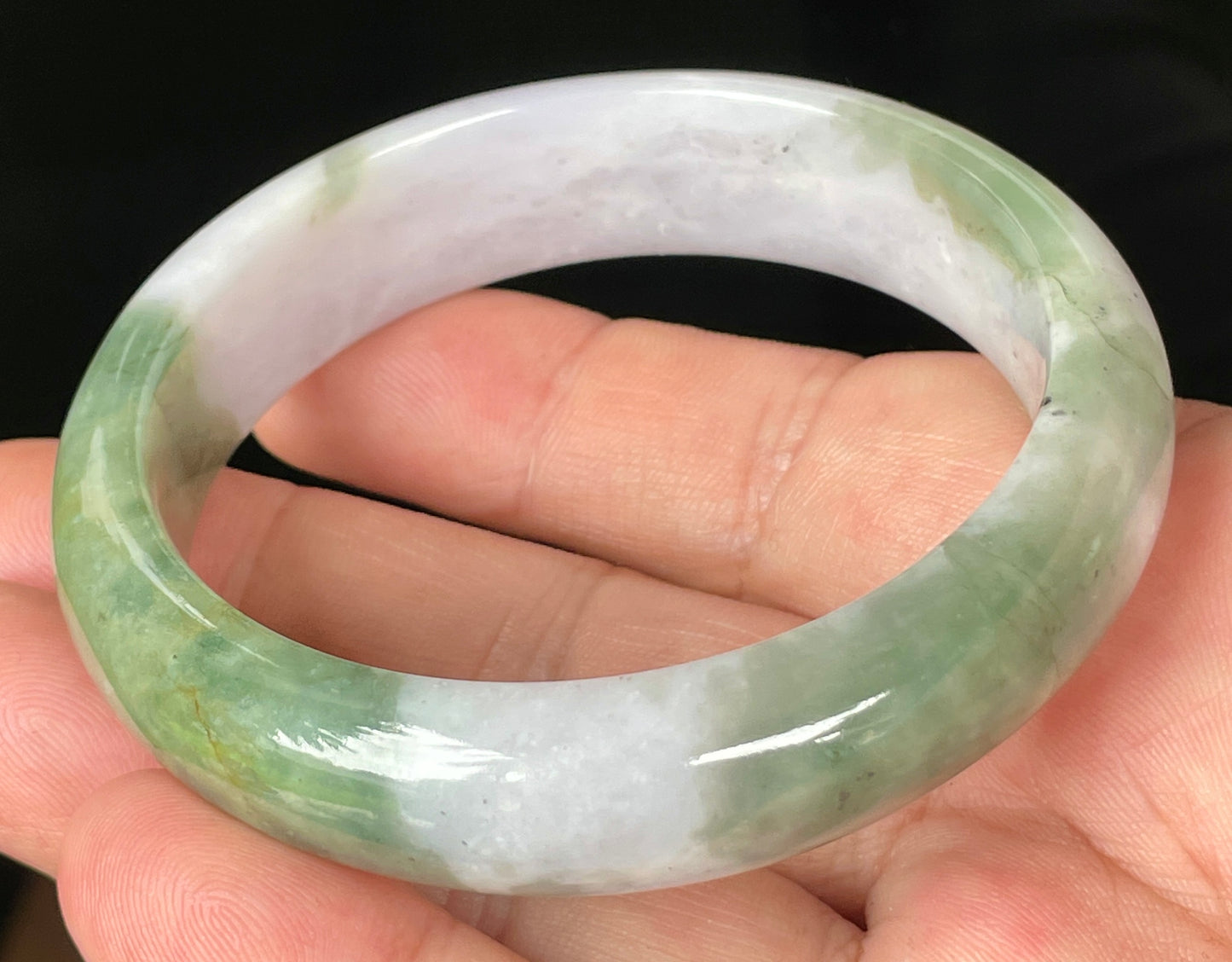 Natural Certified Burmese Jadeite Jade Bangle – Icy Greyish Milky White with Apple Imperial Green hues – 58.5mm – JB085