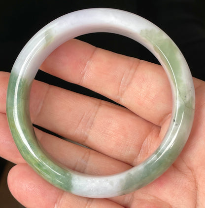 Natural Certified Burmese Jadeite Jade Bangle – Icy Greyish Milky White with Apple Imperial Green hues – 58.5mm – JB085