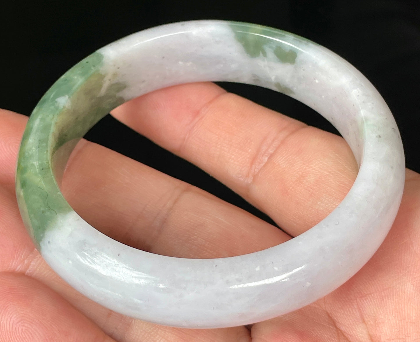Natural Certified Burmese Jadeite Jade Bangle – Icy Greyish Milky White with Apple Imperial Green hues – 58.5mm – JB085
