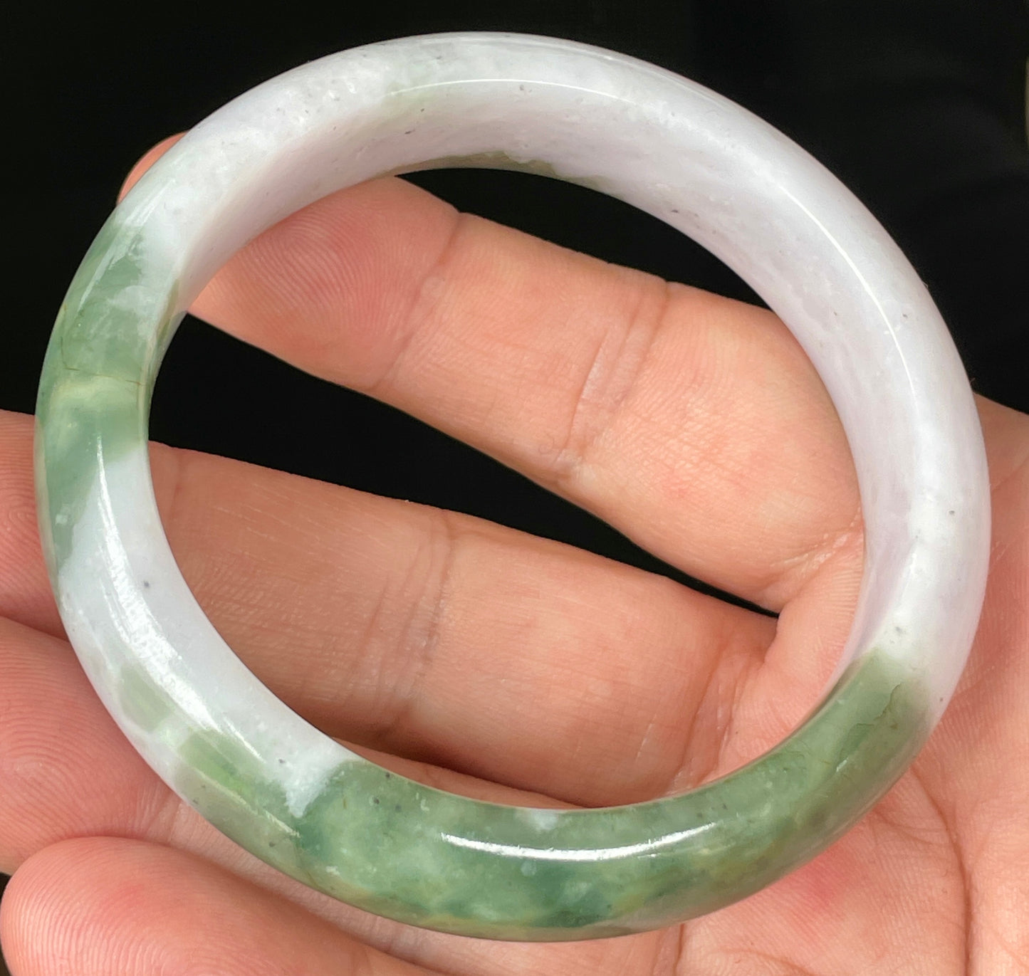Natural Certified Burmese Jadeite Jade Bangle – Icy Greyish Milky White with Apple Imperial Green hues – 58.5mm – JB085