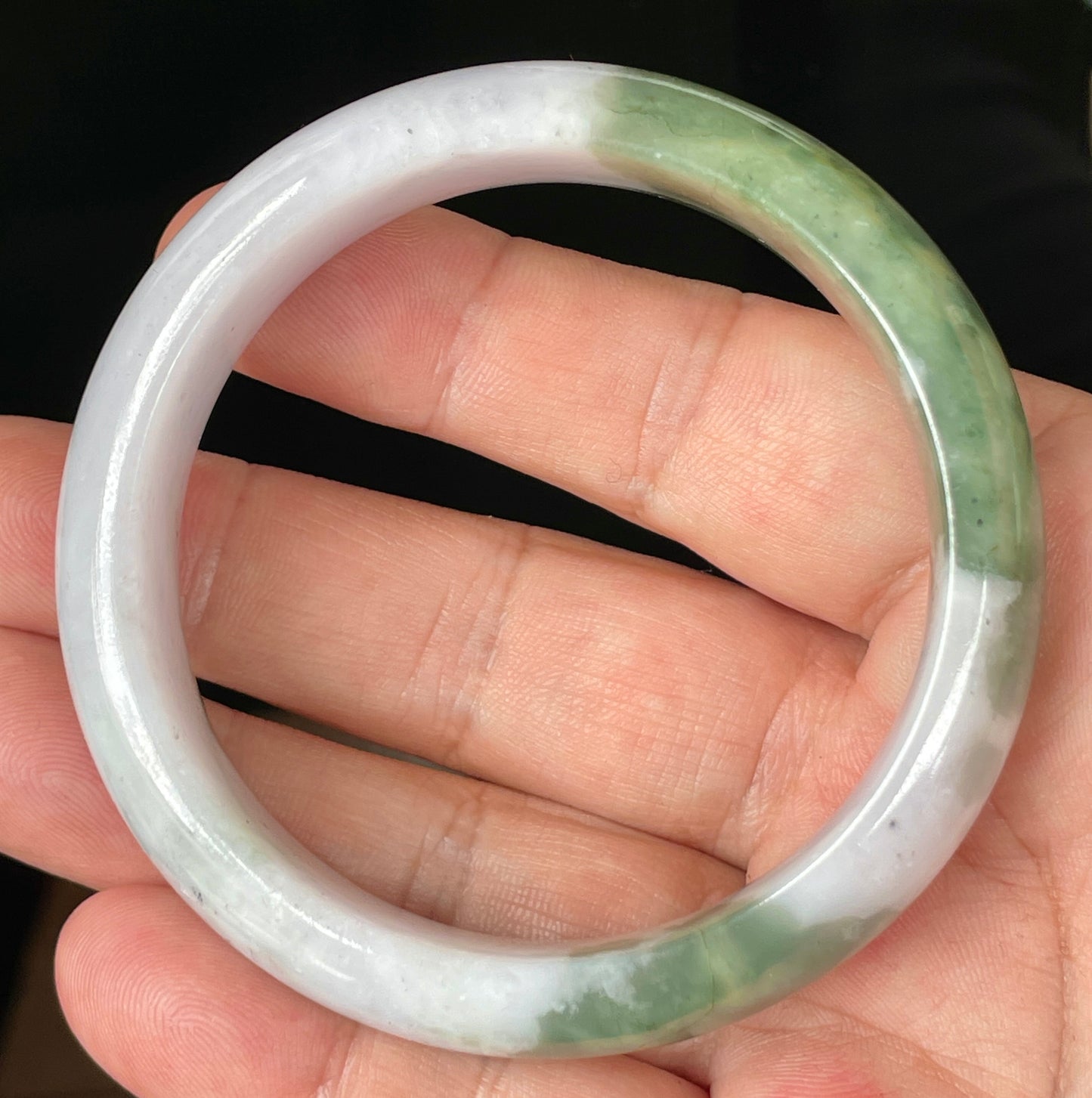 Natural Certified Burmese Jadeite Jade Bangle – Icy Greyish Milky White with Apple Imperial Green hues – 58.5mm – JB085