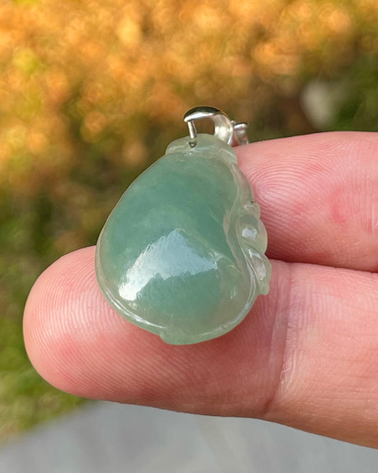Natural Burmese Jadeite Jade Pendant – Green – Hand-Carved Gourd Motif – JP084
