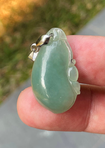 Natural Burmese Jadeite Jade Pendant – Green – Hand-Carved Gourd Motif – JP084