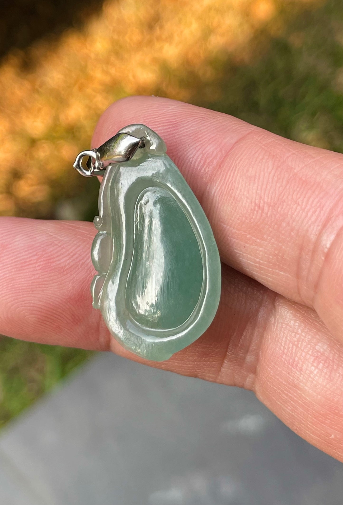 Natural Burmese Jadeite Jade Pendant – Green – Hand-Carved Gourd Motif – JP084