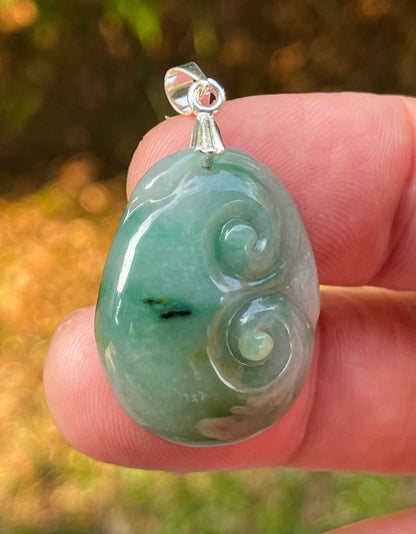 Natural Burmese Jadeite Jade Pendant – Imperial Green – Hand-Carved Ruyi Swirl Motif – JP087