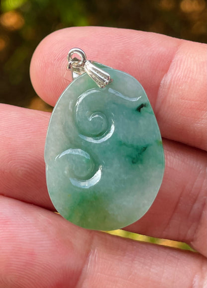Natural Burmese Jadeite Jade Pendant – Imperial Green – Hand-Carved Ruyi Swirl Motif – JP087