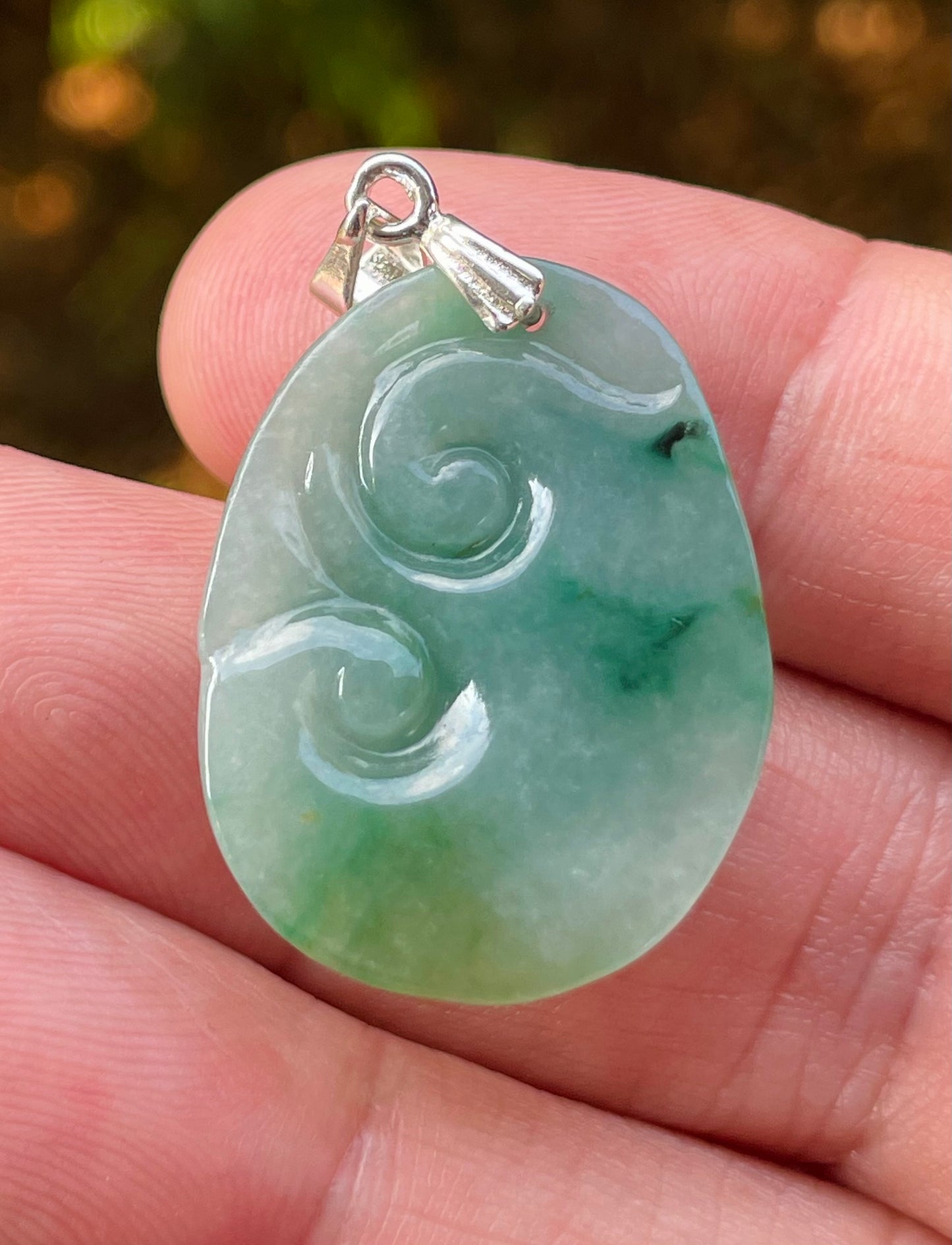 Natural Burmese Jadeite Jade Pendant – Imperial Green – Hand-Carved Ruyi Swirl Motif – JP087