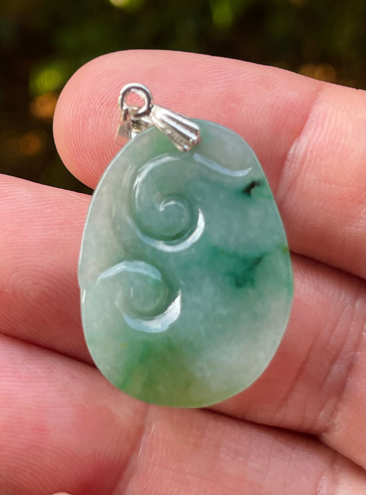 Natural Burmese Jadeite Jade Pendant – Imperial Green – Hand-Carved Ruyi Swirl Motif – JP087