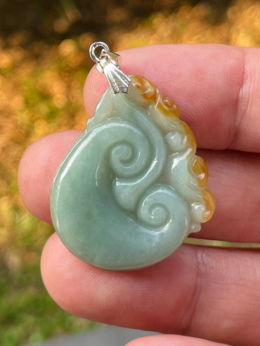 Natural Grade A Burmese Jadeite Jade Pendant – Imperial Green – Hand-Carved Ruyi Cloud Motif – JP088