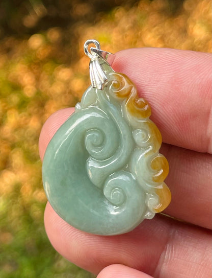 Natural Burmese Jadeite Jade Pendant – Imperial Green – Hand-Carved Ruyi Cloud Motif – JP088