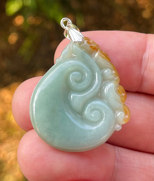 Natural Grade A Burmese Jadeite Jade Pendant – Imperial Green – Hand-Carved Ruyi Cloud Motif – JP088