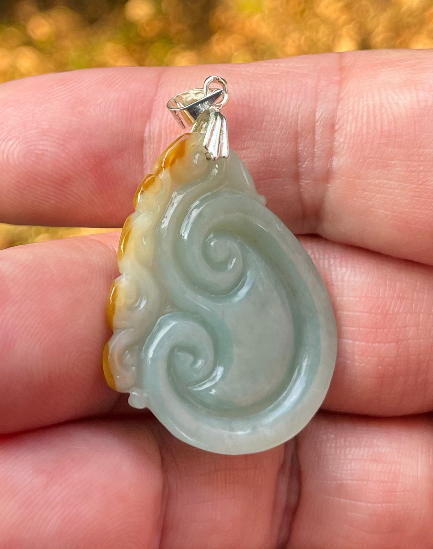 Natural Burmese Jadeite Jade Pendant – Imperial Green – Hand-Carved Ruyi Cloud Motif – JP088