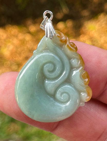 Natural Burmese Jadeite Jade Pendant – Imperial Green – Hand-Carved Ruyi Cloud Motif – JP088