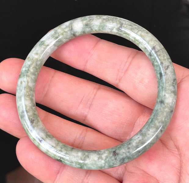 Vitreous luster and fine crystalline texture of the authentic Myanmar jade princess cut bangle JB372