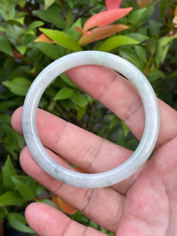 Vitreous luster and translucent texture of the authentic Myanmar jade princess cut bangle JB751