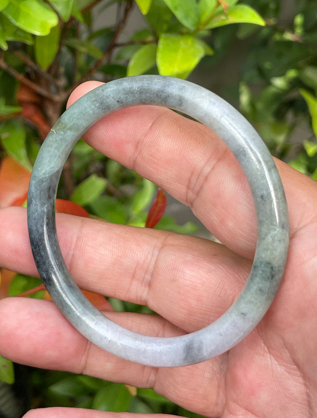 Vitreous luster and translucent texture of the authentic Myanmar jade princess cut bangle JB958