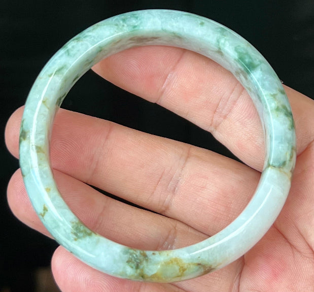 Flat inner profile of 62.1mm icy green Burmese jade bangle JB1302