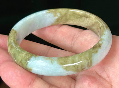 Flat inner profile of 62.1mm icy green Burmese jade bangle JB1302