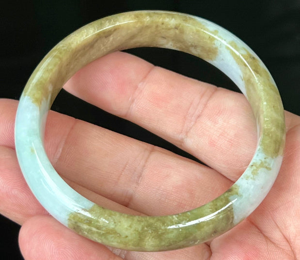 Flat inner profile of 62.1mm icy green Burmese jade bangle JB1302