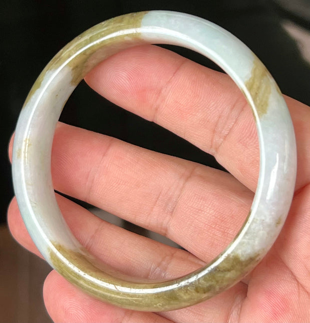 Flat inner profile of 62.1mm icy green Burmese jade bangle JB1302