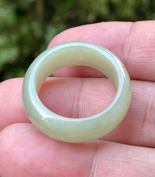 Glassy luster and fine crystalline texture of the authentic Myanmar jade smooth ring band JRN043