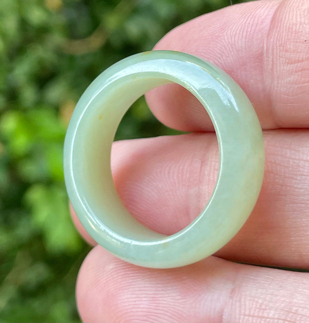 Glassy luster and fine crystalline texture of the authentic Myanmar jade smooth ring band JRN043