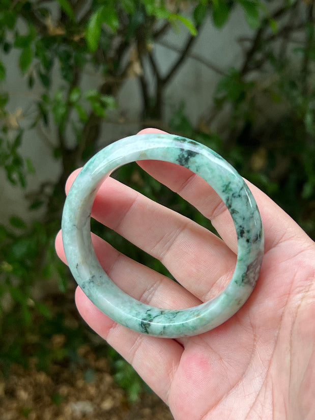 Translucent fine crystalline texture of Grade A natural Myanmar jadeite