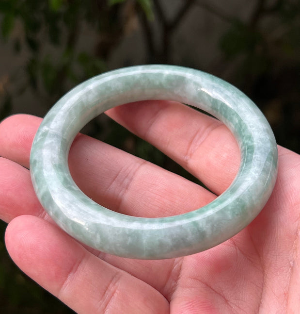 Translucent fine crystalline texture of Grade A natural Myanmar jadeite