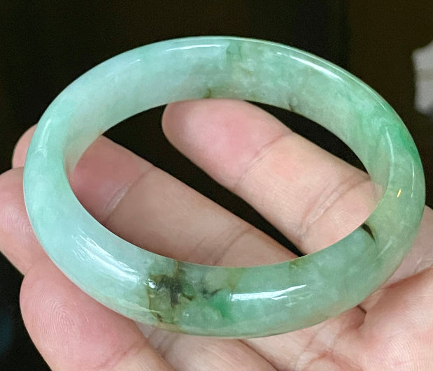 Slightly translucent bright glassy luster of certified Grade A Myanmar jadeite jewelry
