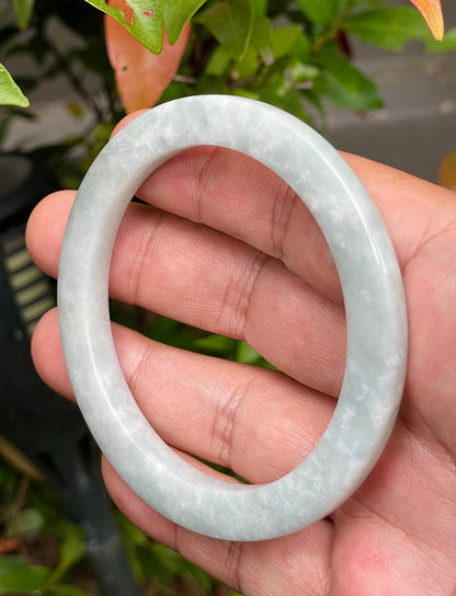 Solid grey and milky white natural Type A Burmese jade bangle bracelet in flat inner style, size 58.2mm