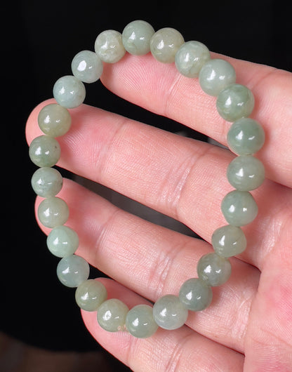Vitreous luster and fine texture of the authentic Myanmar jade bead bracelet JBB121