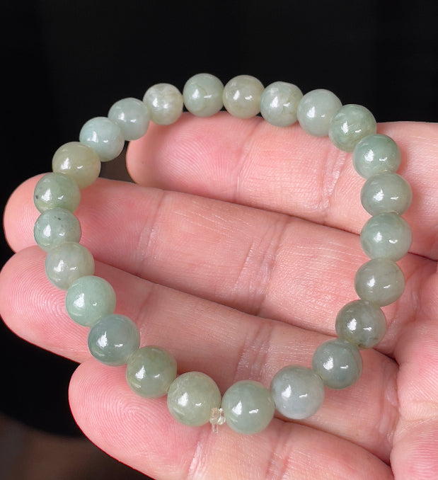 Vitreous luster and fine texture of the authentic Myanmar jade bead bracelet JBB121