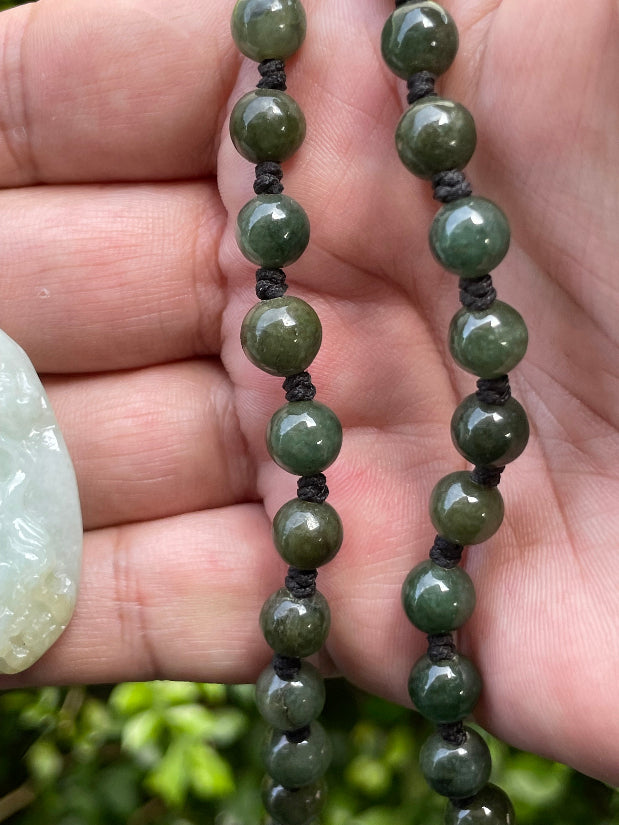 [JP067] Hand-carved authentic Myanmar jadeite dragon motif with a beaded necklace