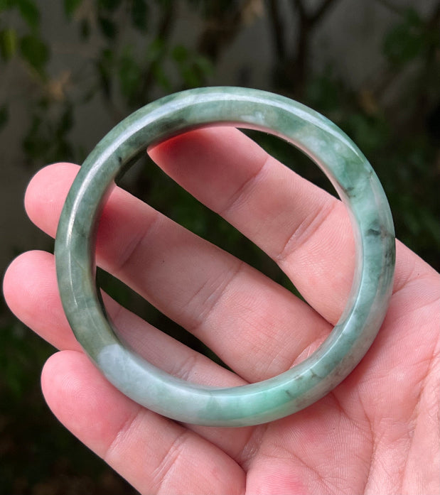 Flat inner profile of 58.4mm icy bluish green Burmese jade bangle JB1320
