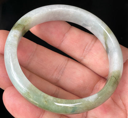 Semi-translucent glassy luster of natural Grade A Myanmar jadeite