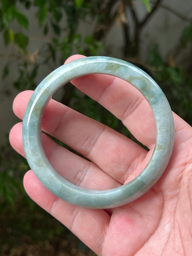 Flat inner and rounded outer profile of 62.2mm Burmese jade bangle JB1313