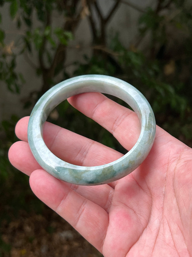 Flat inner and rounded outer profile of 62.2mm Burmese jade bangle JB1313