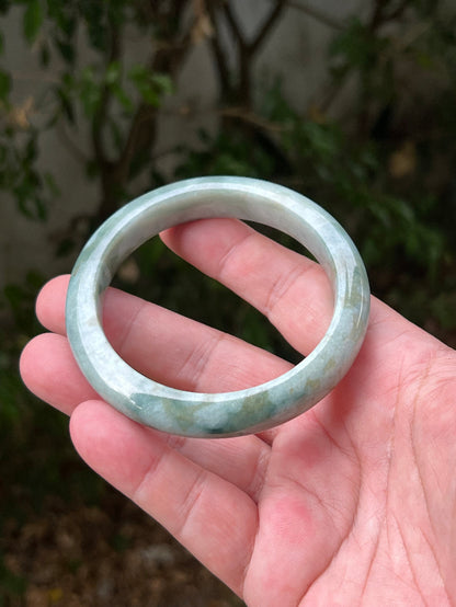 Flat inner and rounded outer profile of 62.2mm Burmese jade bangle JB1313