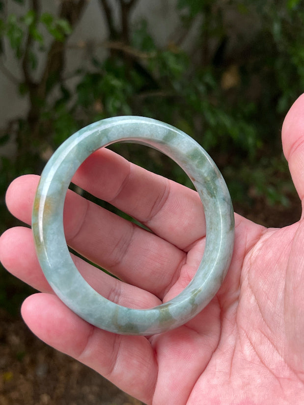 Flat inner and rounded outer profile of 62.2mm Burmese jade bangle JB1313