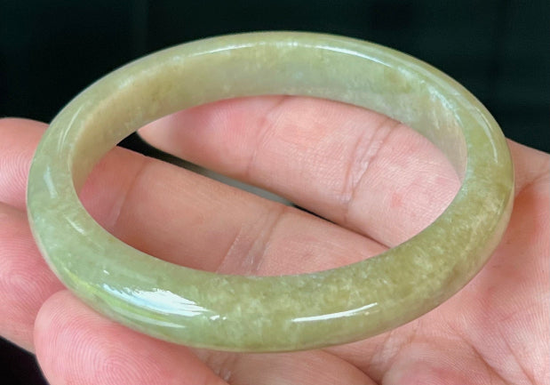 Translucent fine crystalline texture of Grade A natural Myanmar jadeite